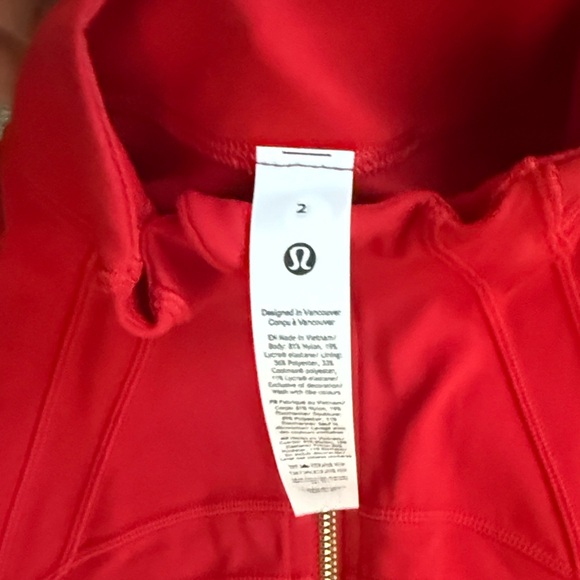 Lululemon’s Define Cropped Jacket Nulu NY - Picture 4 of 4